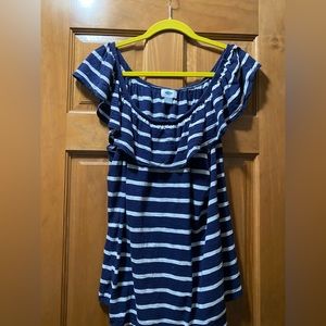 Old navy t shirt